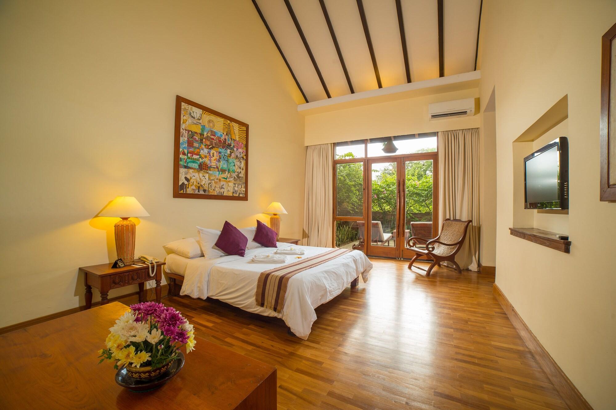 Hotel The @ Tharabar Gate Bagan
