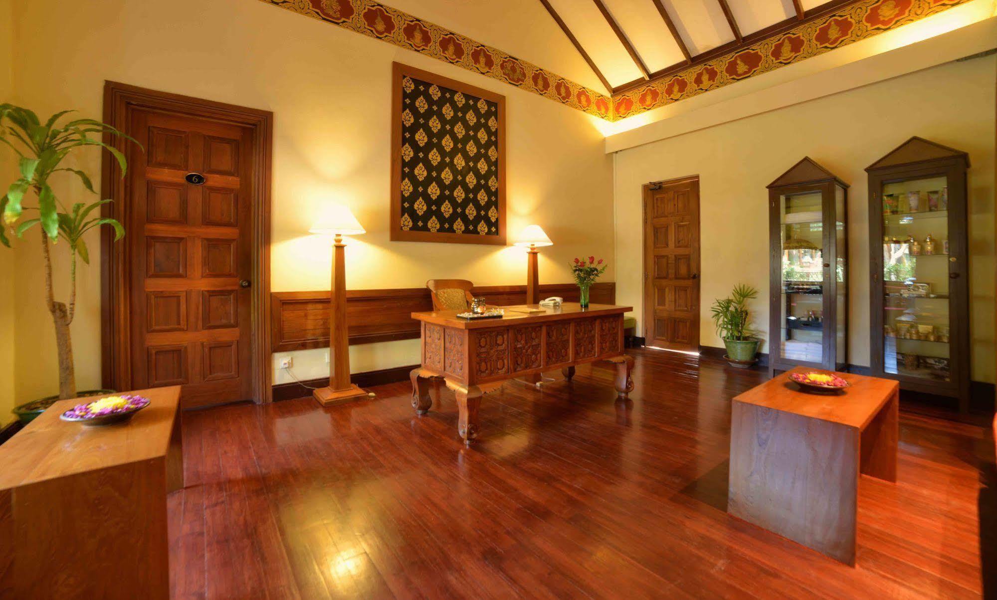 Hotel The @ Tharabar Gate 4*