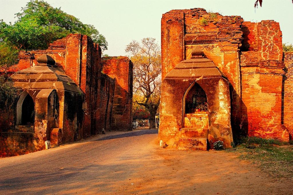 The @ Tharabar Gate Bagan