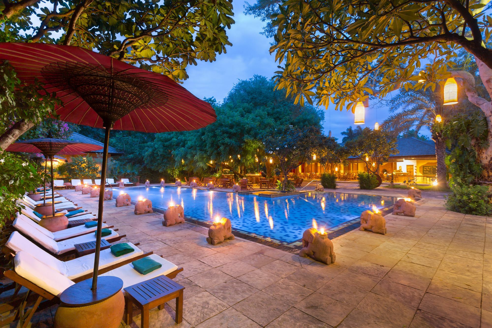 Hotel The @ Tharabar Gate